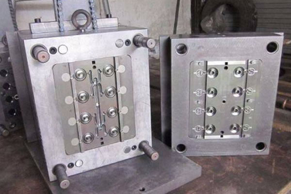 注塑模具加工中孔設(shè)計(jì)和殘余應(yīng)力影響