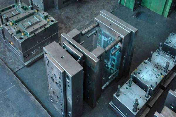 The processing process of injection mold is a very complex dynamic process