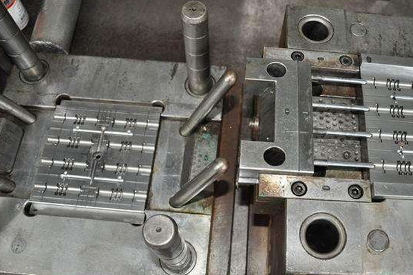 Causes of color difference in injection mold processing